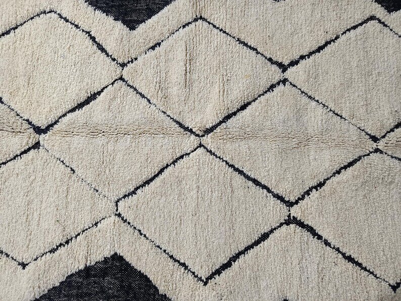 Beni Ourain Moroccan Wool Rug – Handmade Berber Area Rug – Ivory & Charcoal Diamond Pattern - Image 8