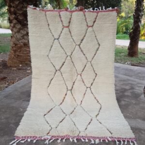 Beni Ourain Moroccan Wool Rug – Handmade Berber Area Rug – Ivory Diamond Pattern with Subtle Color Accents