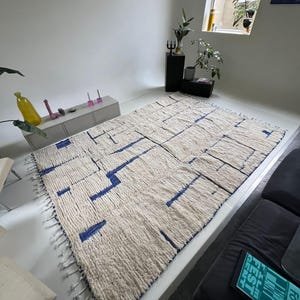 Moroccan Beni Ourain Rug in Ivory with Blue Linear Stripes – Handmade Berber Wool Area Rug - Image 7