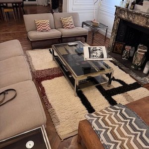 Minimalist Moroccan Beni Ourain Rug – Handmade Wool Area Rug with Bold Linear Geometric Design in Ivory & Brown - Image 5