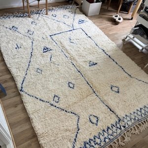 Moroccan Beni Ourain Rug – Ivory Wool with Blue Geometric Lines, Handmade Berber Area Rug - Image 8