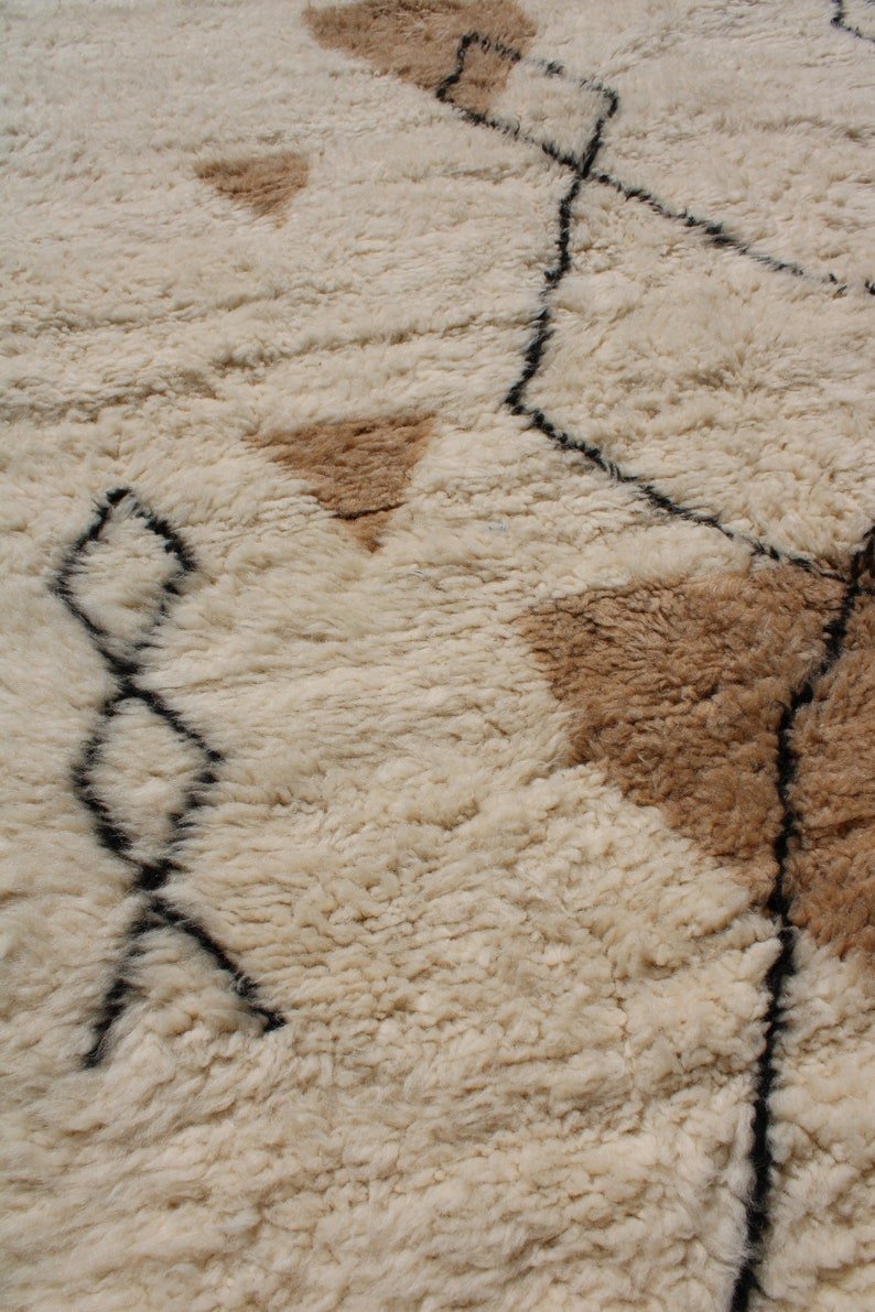 Beni Ourain Moroccan Wool Rug – Handmade Ivory Berber Area Rug with Black Tribal Diamonds - Image 3